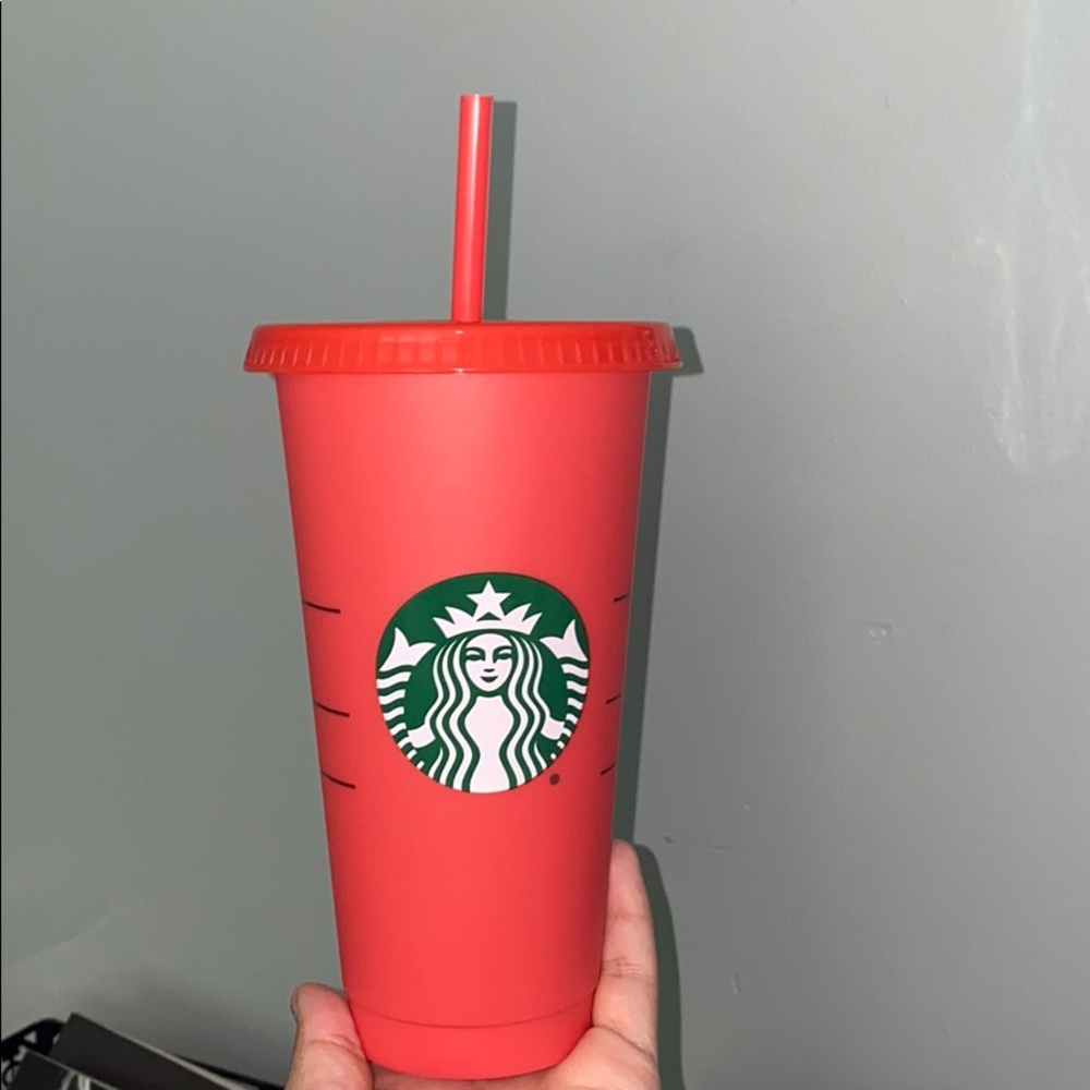 Starbucks Color Changing Reusable Cold Cup ❤️‼️